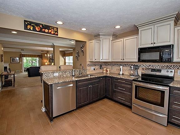 5th image of 10550 Ironwood Ln #101E