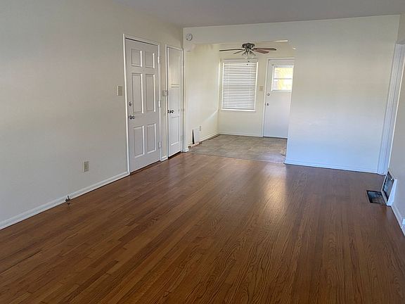 4th image of 1000 E San Antonio Dr #1050A