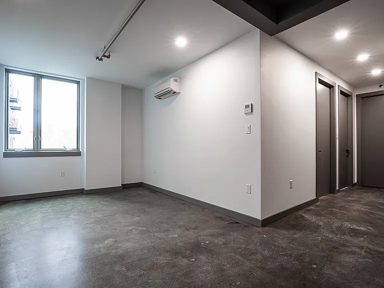 410 Tompkins Ave #4G — Photo 2