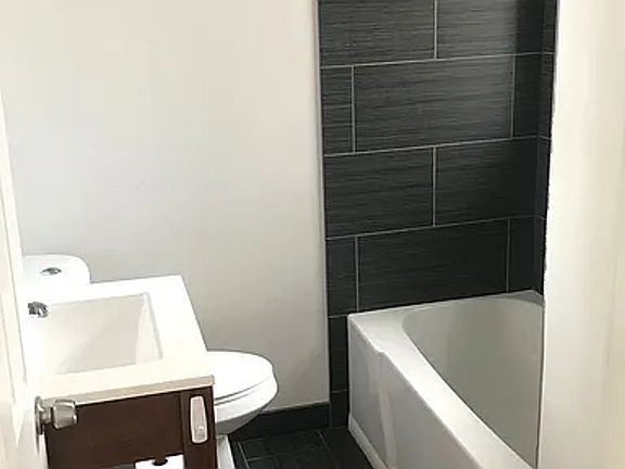 4th image of 1446 W Pensacola Ave #3