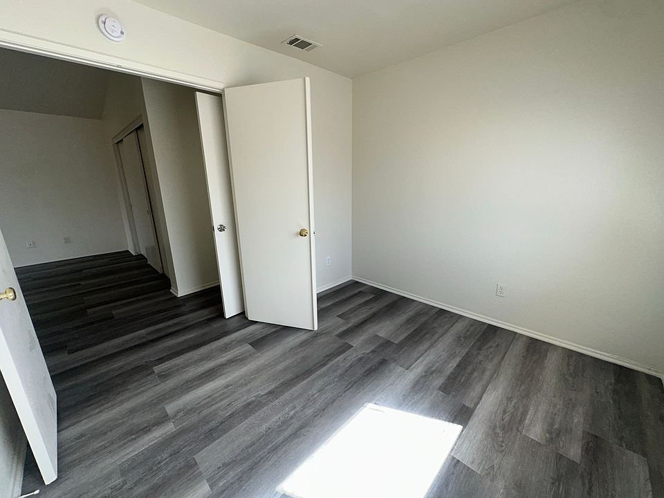 1st image of 14624 Graham Ave