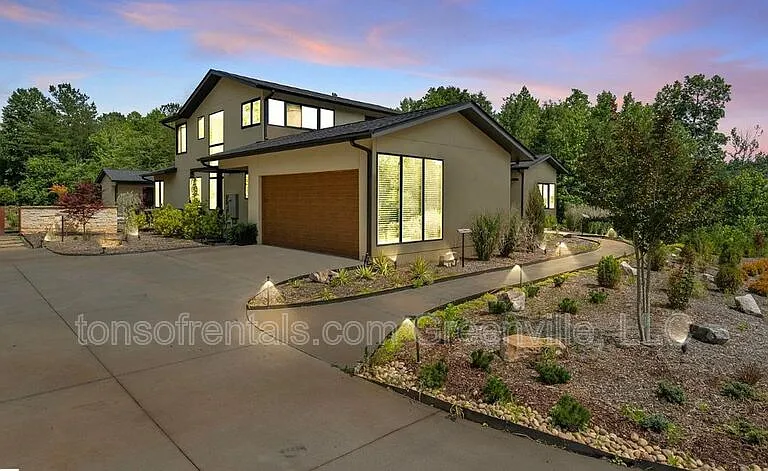 128 Sanctuary Ln — Photo 3