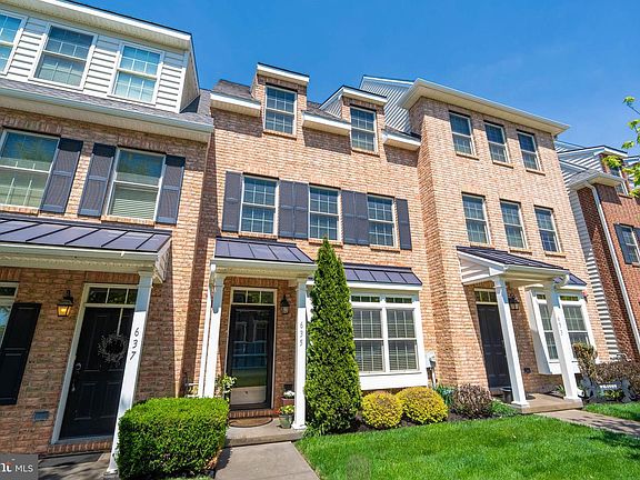 2nd image of 635 Magnolia Ct