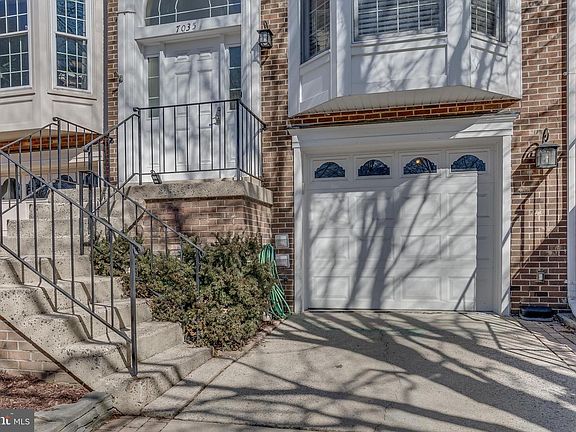 3rd image of 7035 Ashleigh Manor Ct