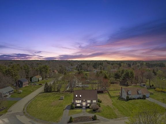 2nd image of 19 Rolling Hills Dr