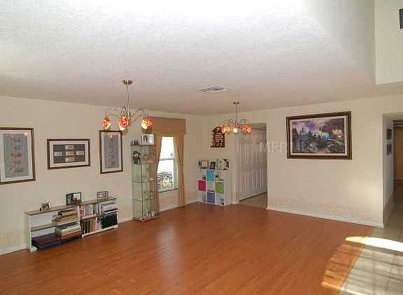 3rd image of 218 N Park Ave