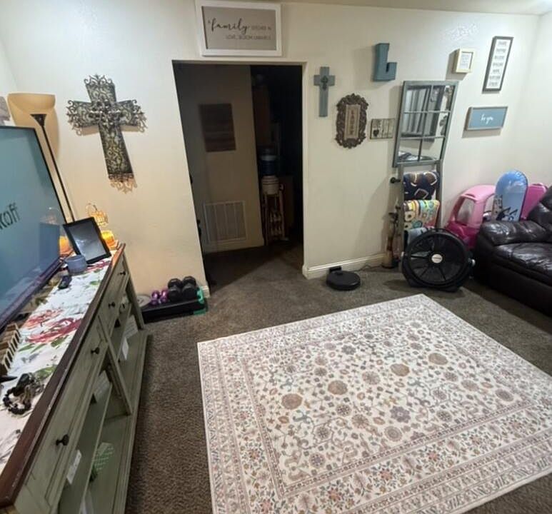 2nd image of 1104 Stanford Ave