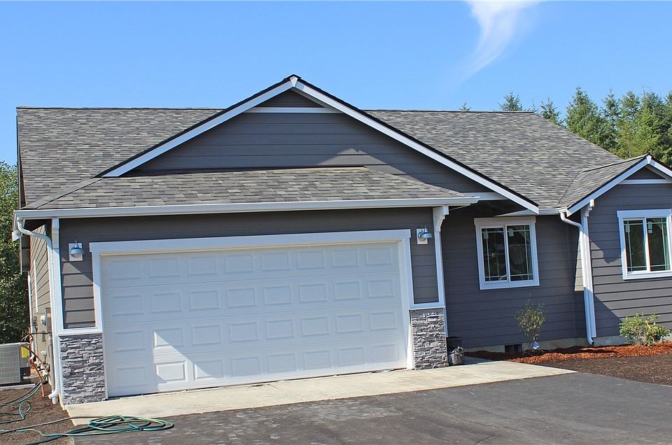 2nd image of 30 Ridgetop Ln