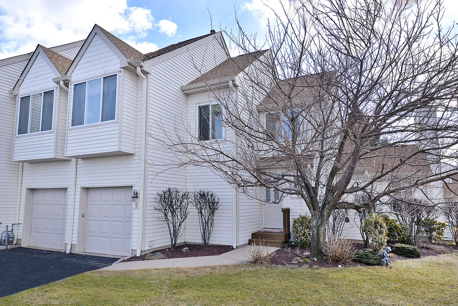 9 Russell Ct photo 1
