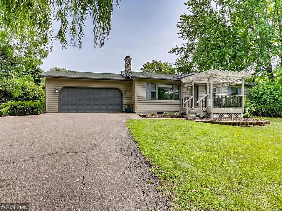 1st image of 9830 Garden Ln