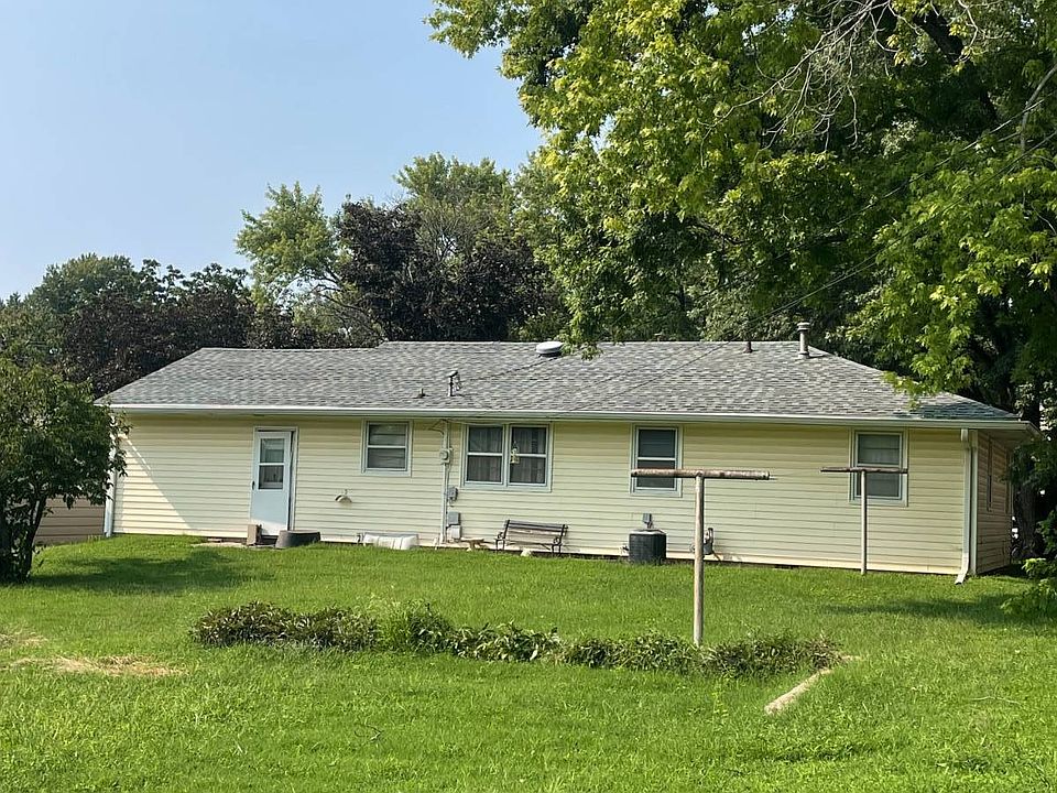 2nd image of 1703 Laramie St