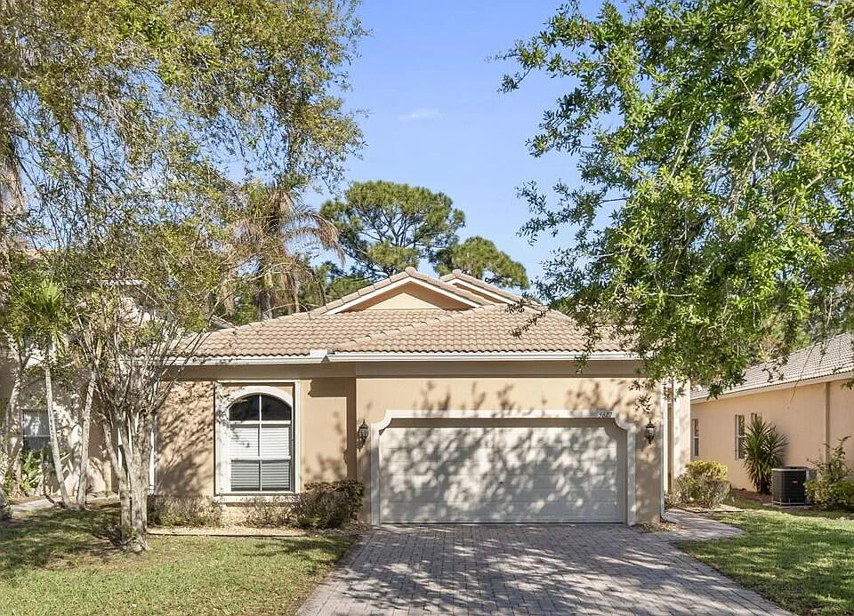 5627 Sunberry Cir