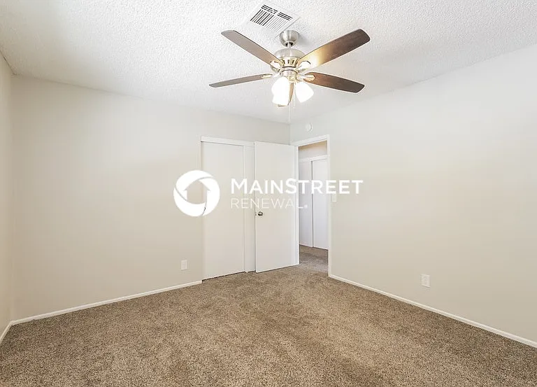 4570 Paseo El Rio Dr — Photo 9