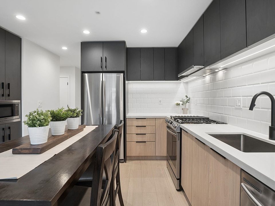 1st image of 3038 Saint George St #413