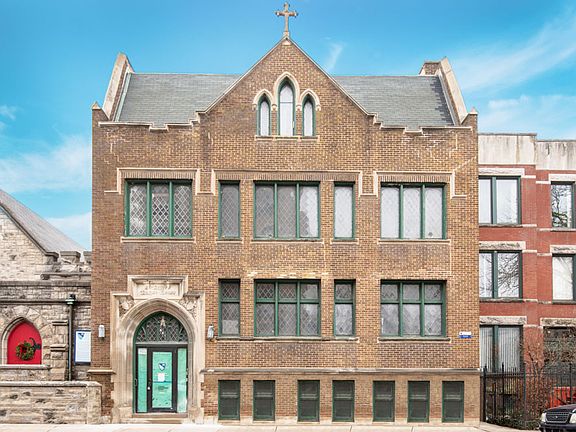 4th image of 621 W Belmont Ave #101