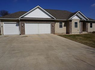 31 White Pine Rd, Geneseo, IL 61254