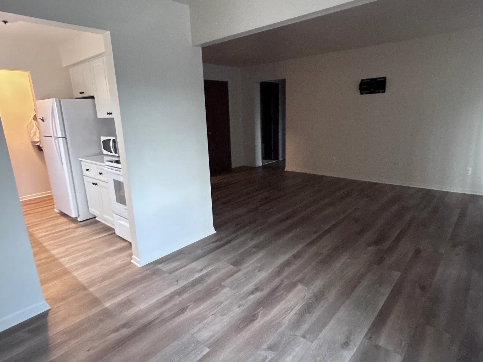 1 bed, 728 sqft, $1,200 — Photo 2