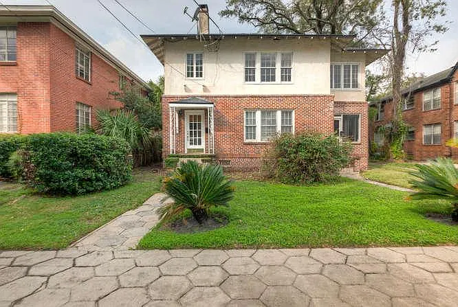 2 bed, 1600 sqft, $1,760 — Photo 1