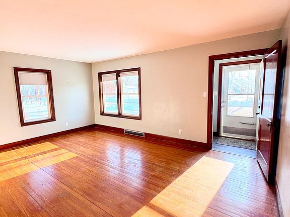 3rd image of 430 Harrison St