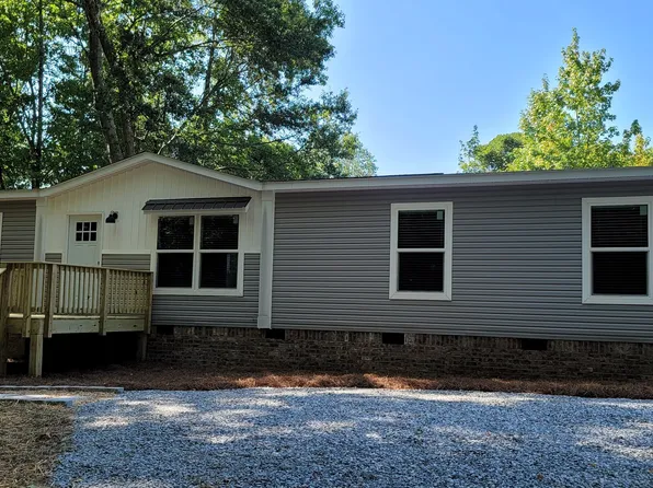 208 Laurel Blf, Gillsville, GA 30543
