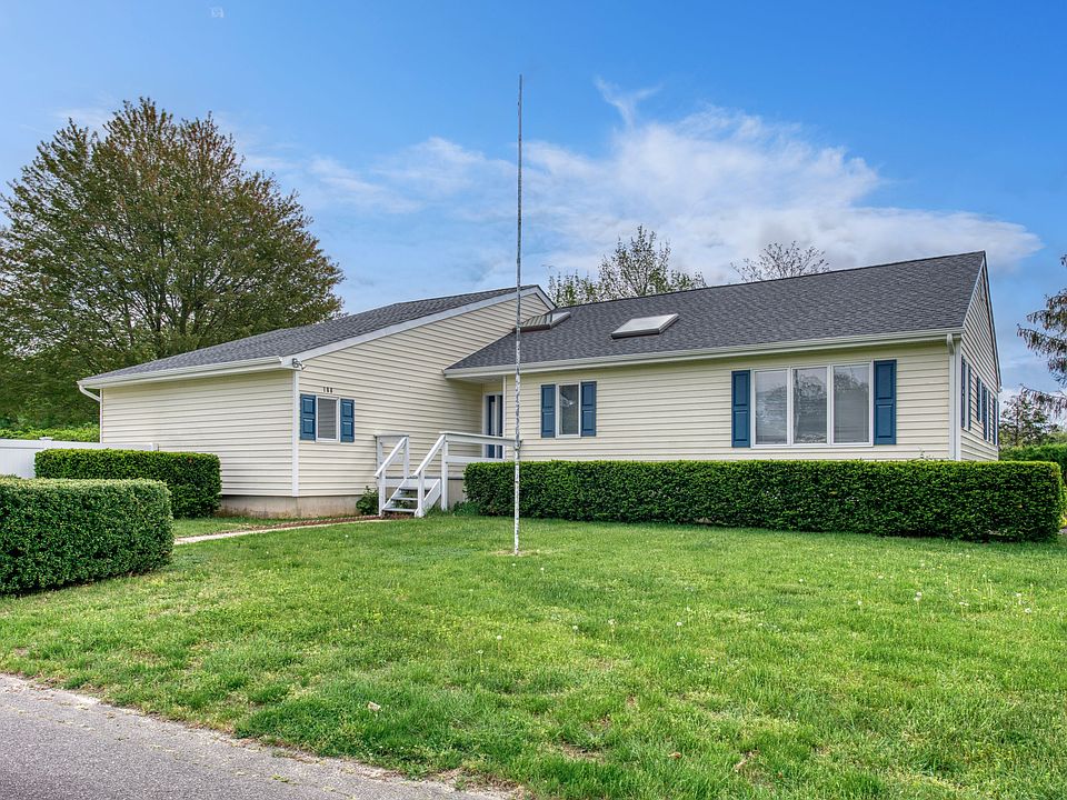 188 Shade Tree Ln, Riverhead, NY 11901 MLS 366038 Zillow