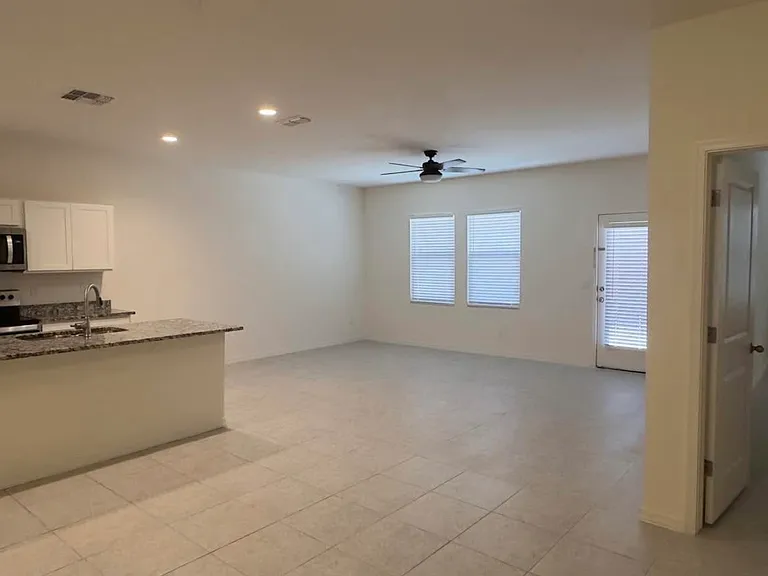 2373 E Alonso Dr — Photo 5