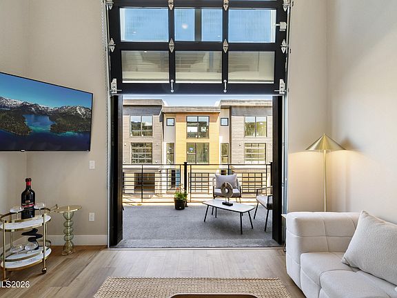 2nd image of 3812 Lakeside Dr #7