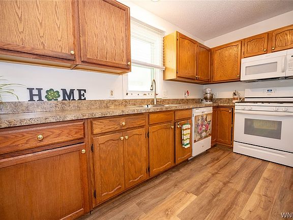 5th image of 4746 Bay View Rd