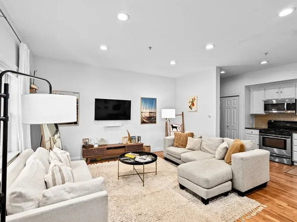 202 K St Ste 4, Boston, MA 02127