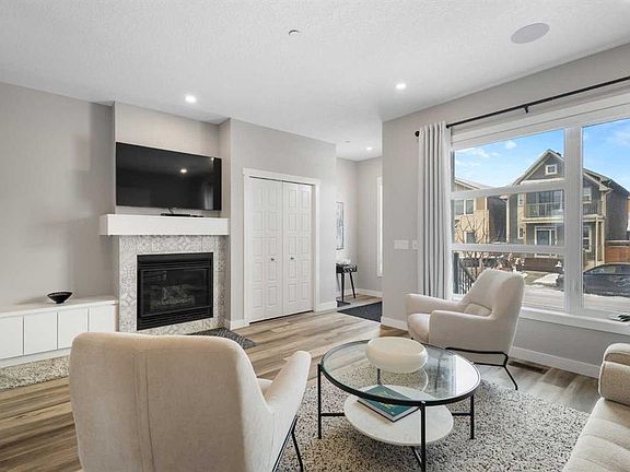 5th image of 45 E Howse St NE