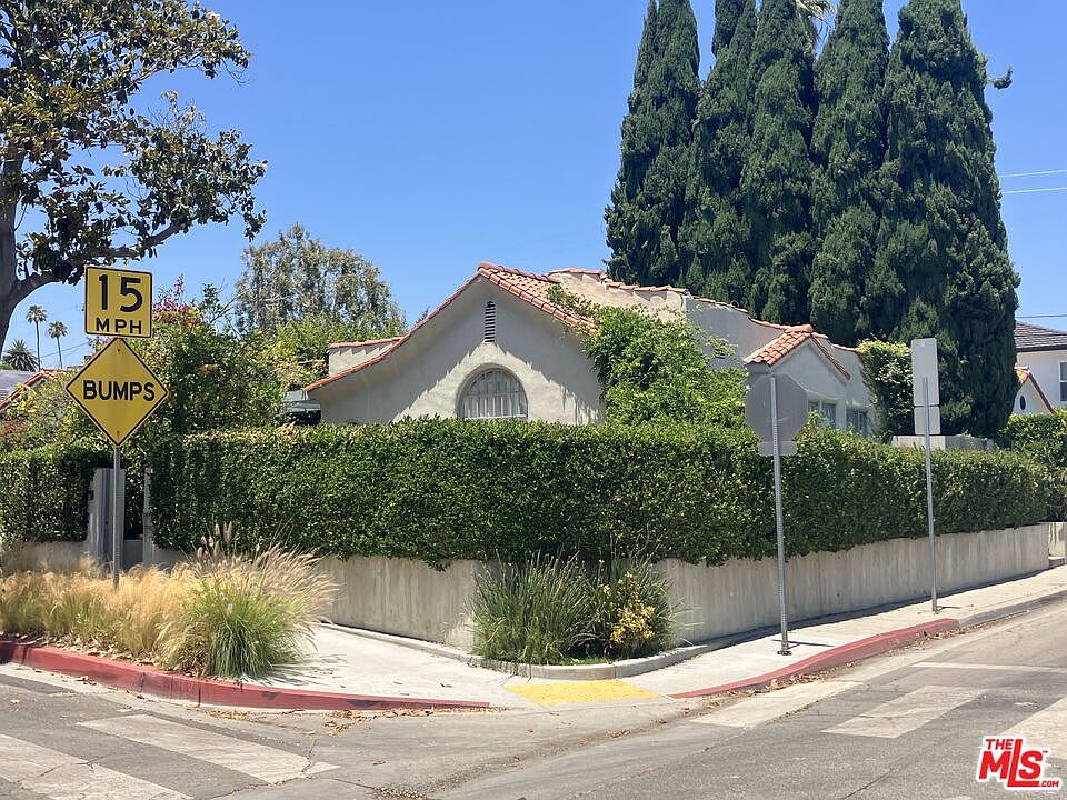 1st image of 9001 Rosewood Ave