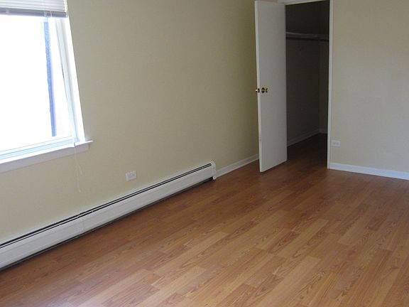 5th image of 9998 Holly Ln