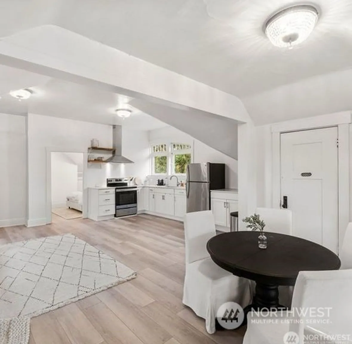 2 bed, 1000 sqft, $2,495 — Photo 3