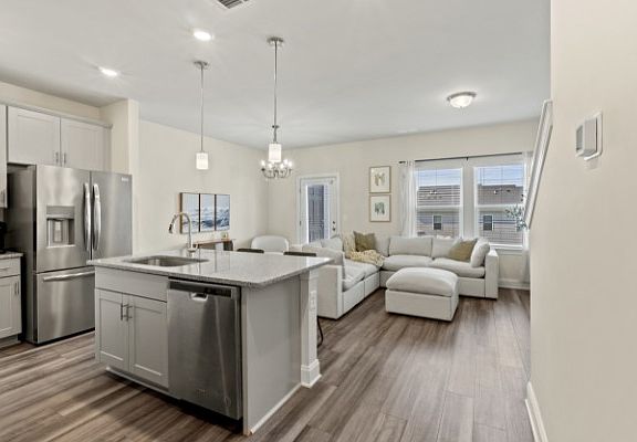 3rd image of 4511 Skywood Ln