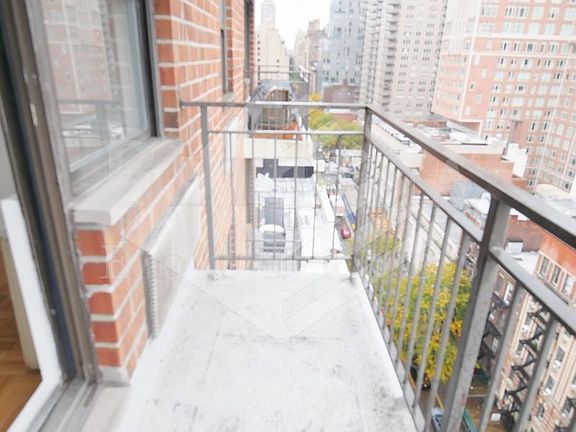5th image of 228 E 85th St APT 13B