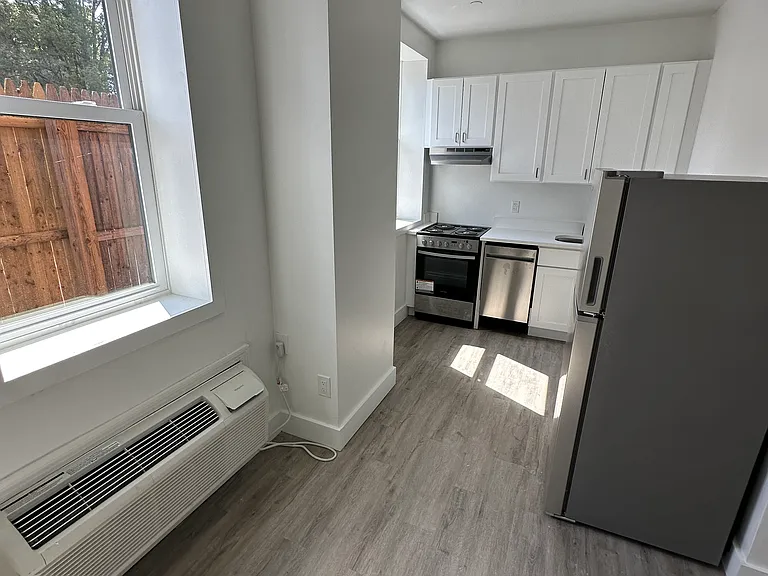 1260 Main St #102 — Photo 6