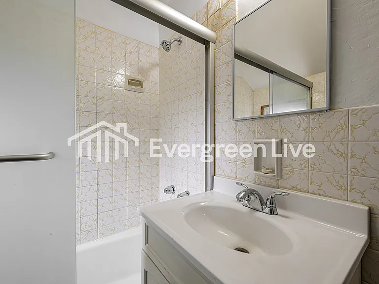 712 Lynda Ln — Photo 10