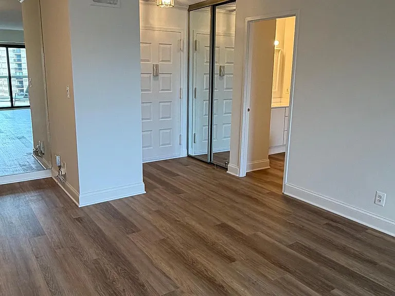 8370 Greensboro Dr #1019 — Photo 45