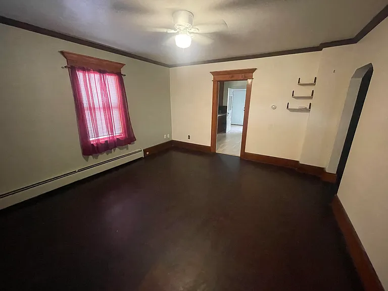747 Ridge Ave — Photo 3