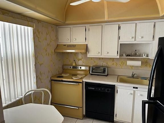 2nd image of 550 NW 77th Avenue #202