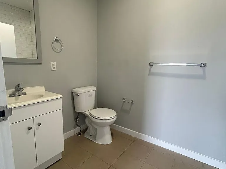 144 Hamilton Ave — Photo 8