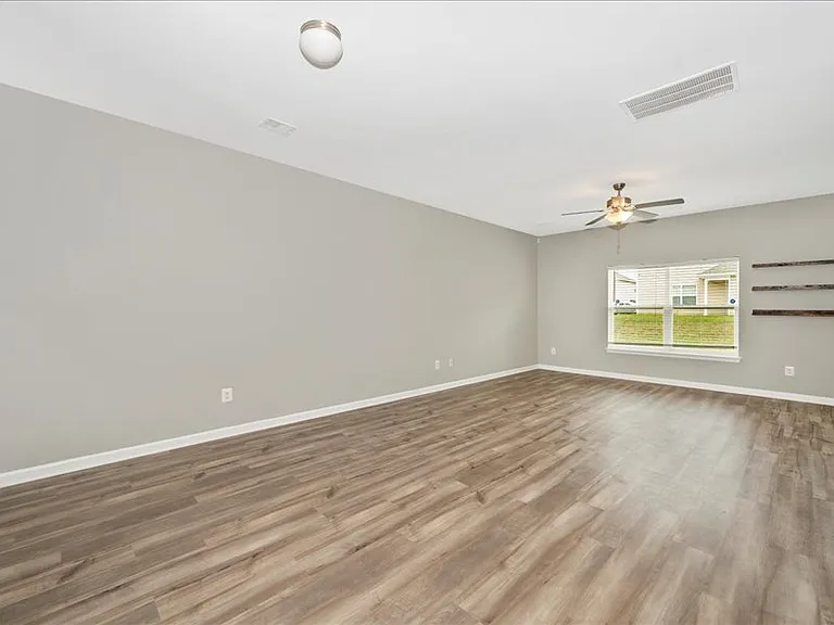 42 Eakins Ln — Photo 6