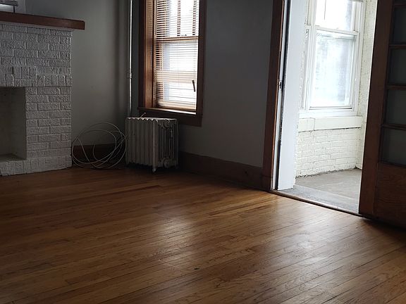 2nd image of 3143 W Eastwood Ave APT 2F
