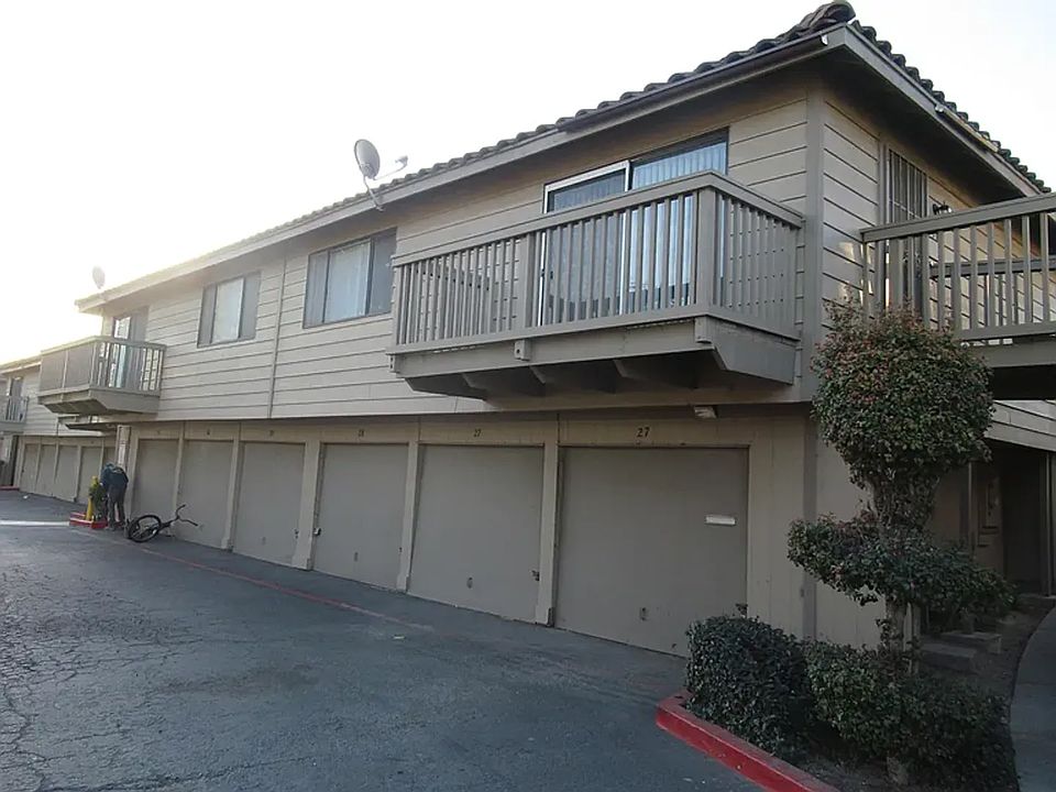 1st image of 158 S Steckel Dr
