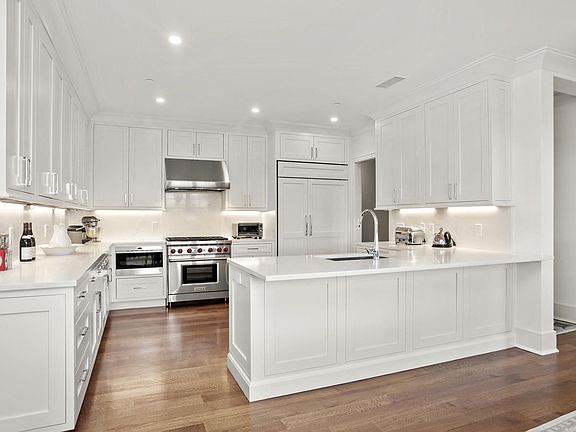 70 Sound View Dr Greenwich CT-large-032-031-007n-1500x1000-72dpi.jpg