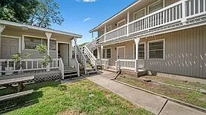 2 bed, 1.0 bath, 7200 sqft, $895 — Photo 2