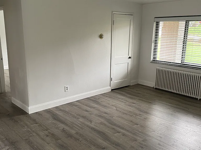 54 Warren St #1 — Photo 10