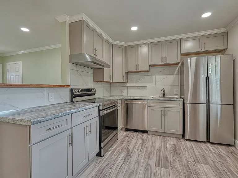 311 Pioneer Pl — Photo 16