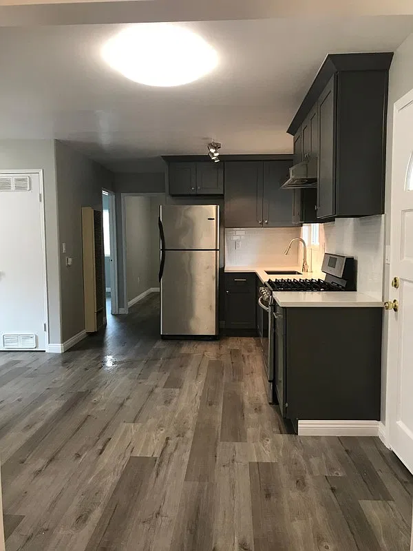 3 bed, 1.0 bath, 1000 sqft, $2,979 — Photo 1