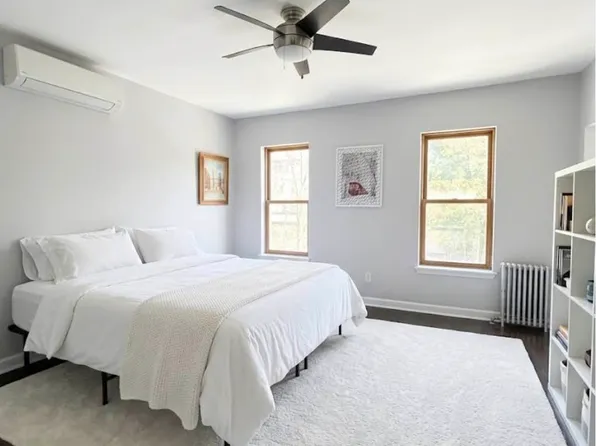 213 Eckford Street image 1 of 6
